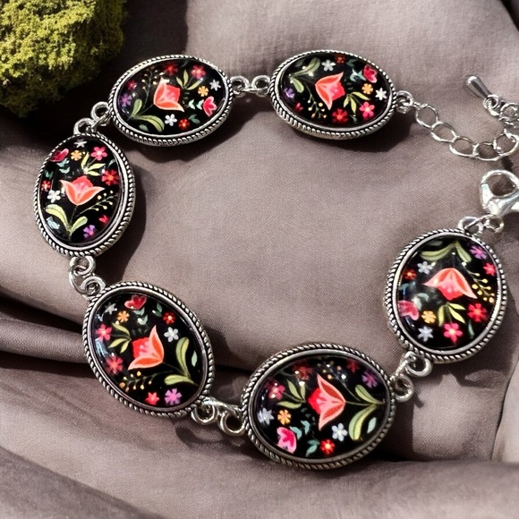 Gorgeous floral clear cabochon dome bracelet Stainless Steel Adjustable 7”-8” - Picture 6 of 15